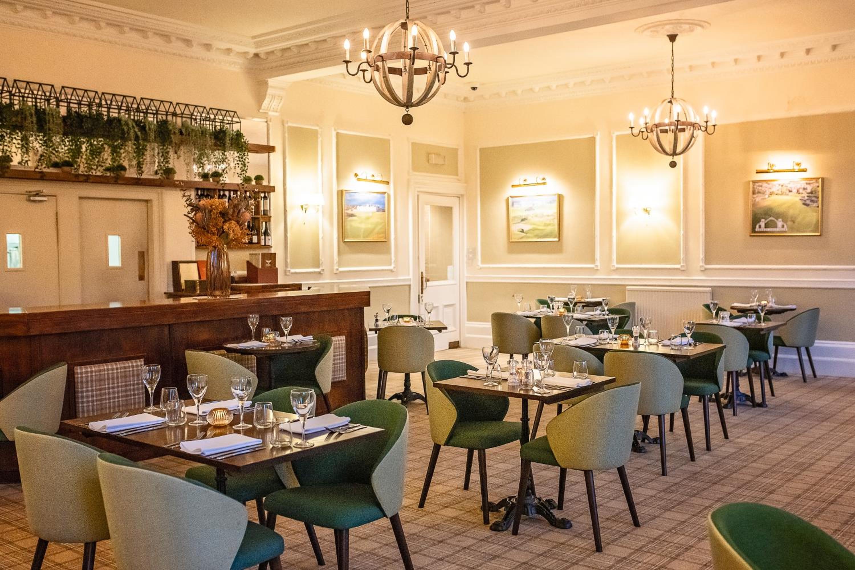 Glenesk Hotel 33/50