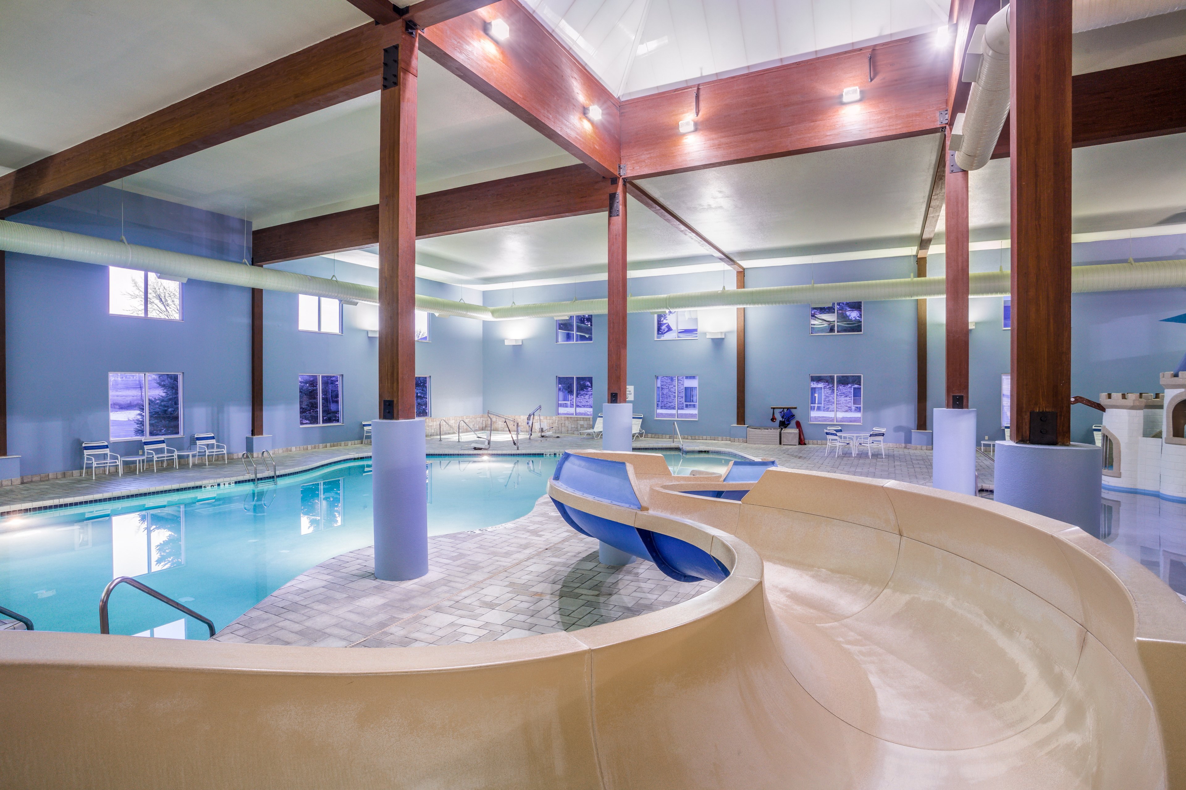 Holiday Inn Express Wisconsin Dells 36/69