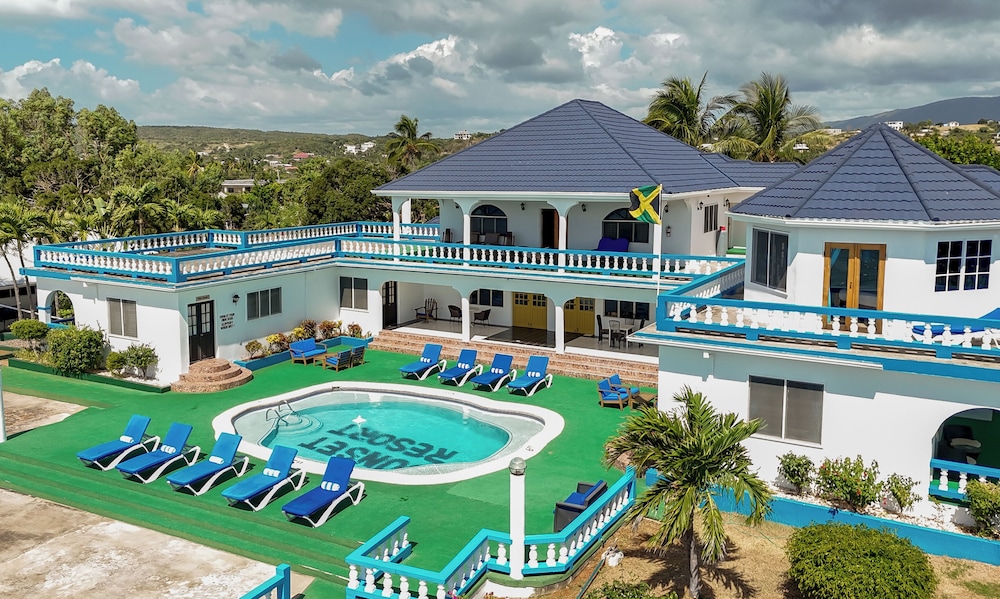 Sunset Resort 41/50