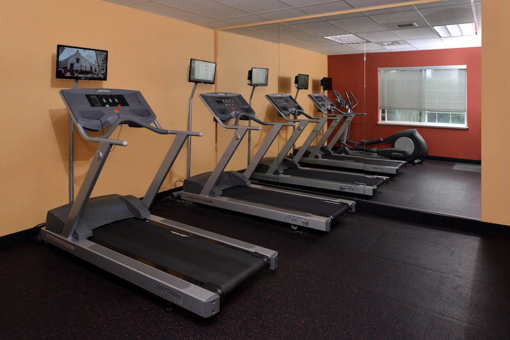 Towneplace Suites Marriott Cal Expo 26/50