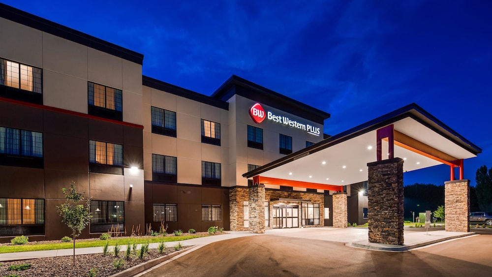 Best Western Plus New Richmond Inn & Suites 1/40