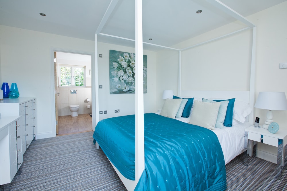3 BEDROOMS, COTTAGE