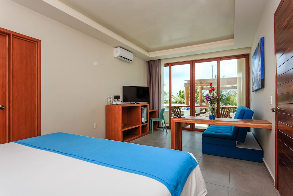 Aqua Star Boutique Hotel and Condos By Koox Luxury Collection 20/80