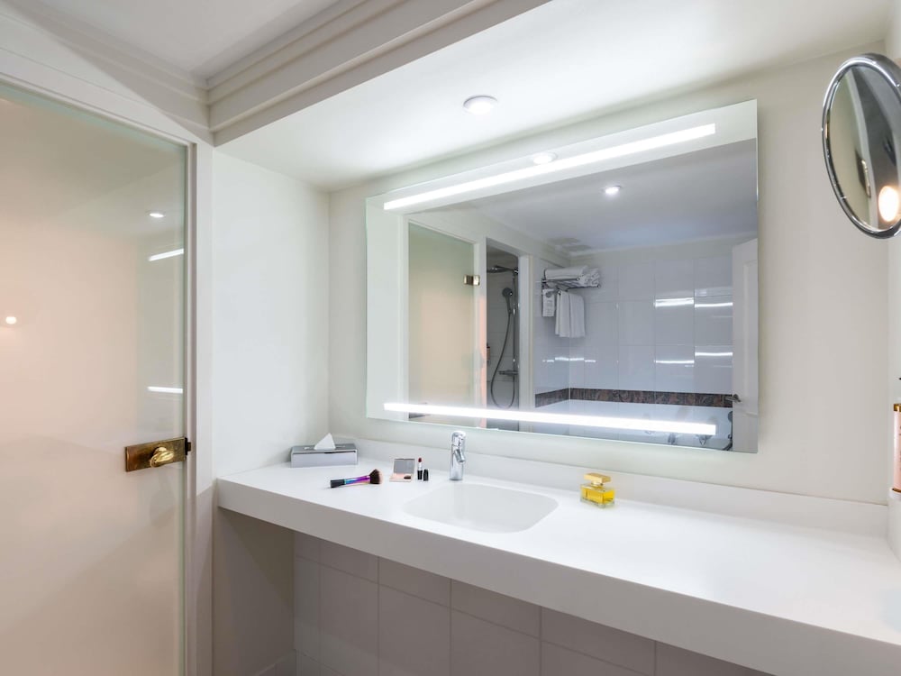 Mercure Paris CDG Airport 67/69