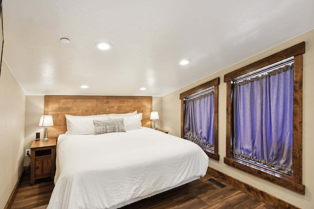 Zion Cliff Lodge 13/50