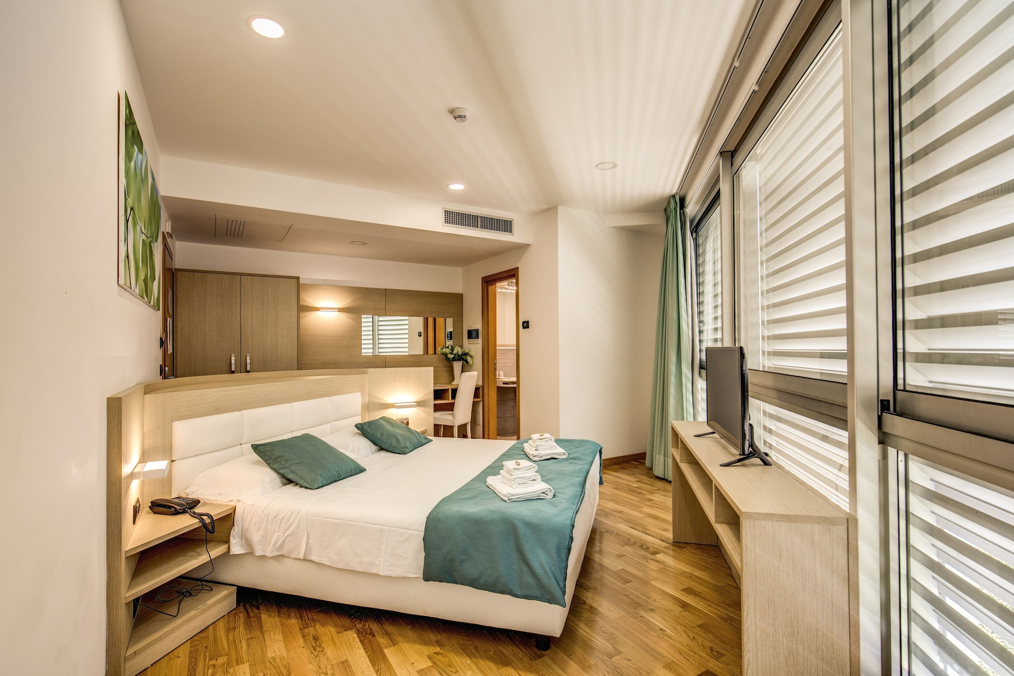 SUPERIOR, DOUBLE BED