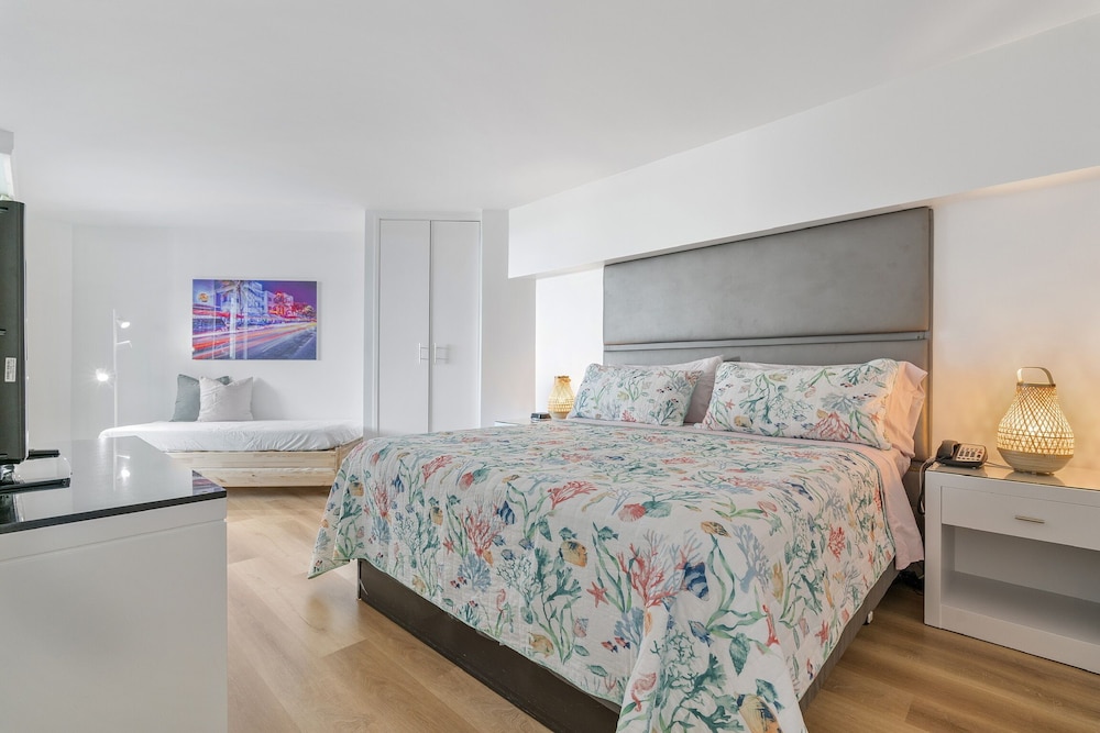 LUXURY, APARTMENT