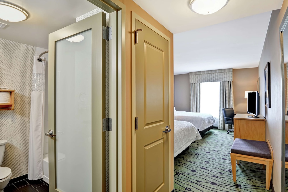 Hampton Inn And Suites Raleigh Crabtree Valley Nc 23/55