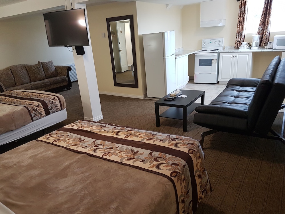 Parkway Motel & European Lodges 44/64