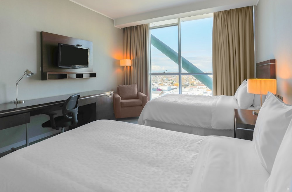 Four Points By Sheraton Los Angeles 7/44