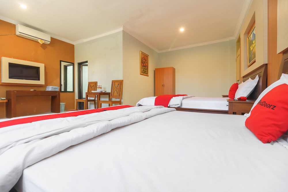 RedDoorz Resort Premium @ Sangkan Hurip Kuningan 25/49