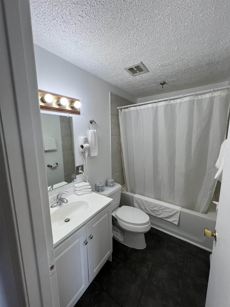 غرفة قياسية بسريرين كوين، Harbourview Inn, SureStay Collection by Best Western 6/6
