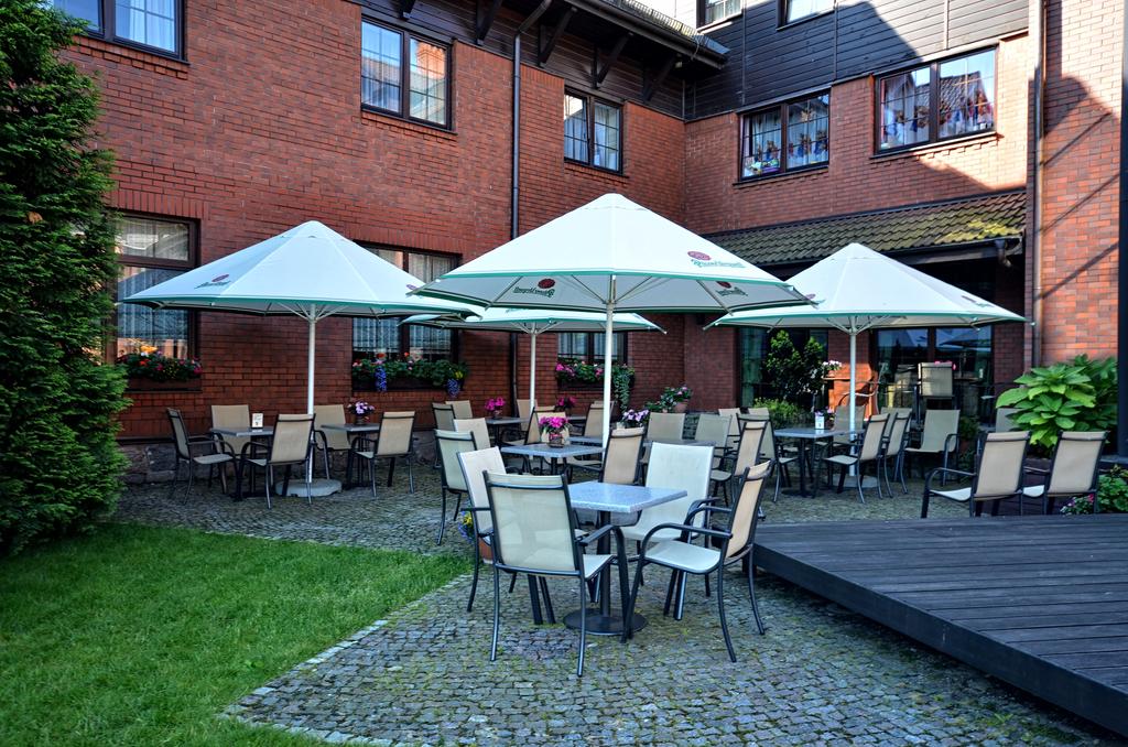 EX. BEST WESTERN HOTEL ZUBROWKA 21/22