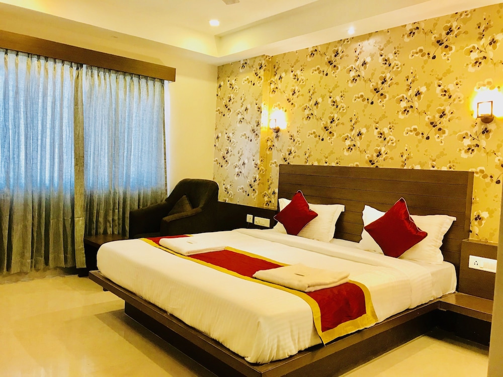Regalia Inn & Suites 7/37