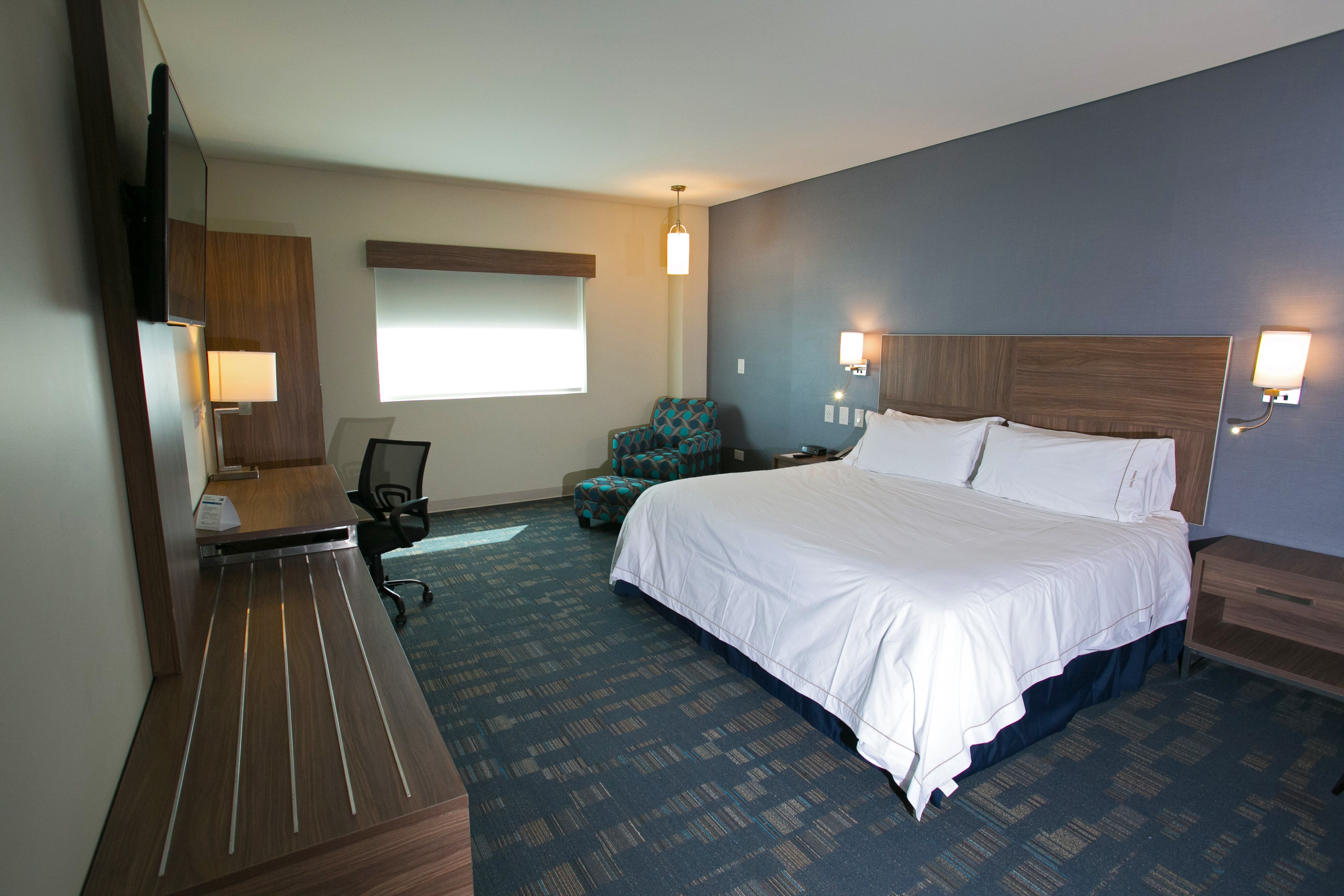 Holiday Inn Express & Suites Mexicali 25/66