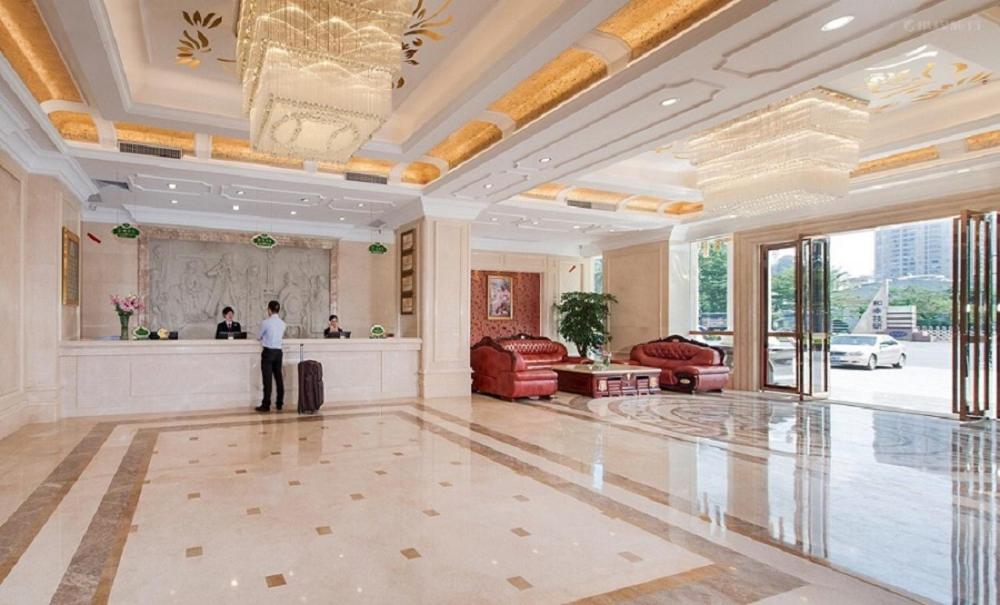 Vienna Hotel (Huizhou Zhongkai Chenjiang Avenue) 4/25
