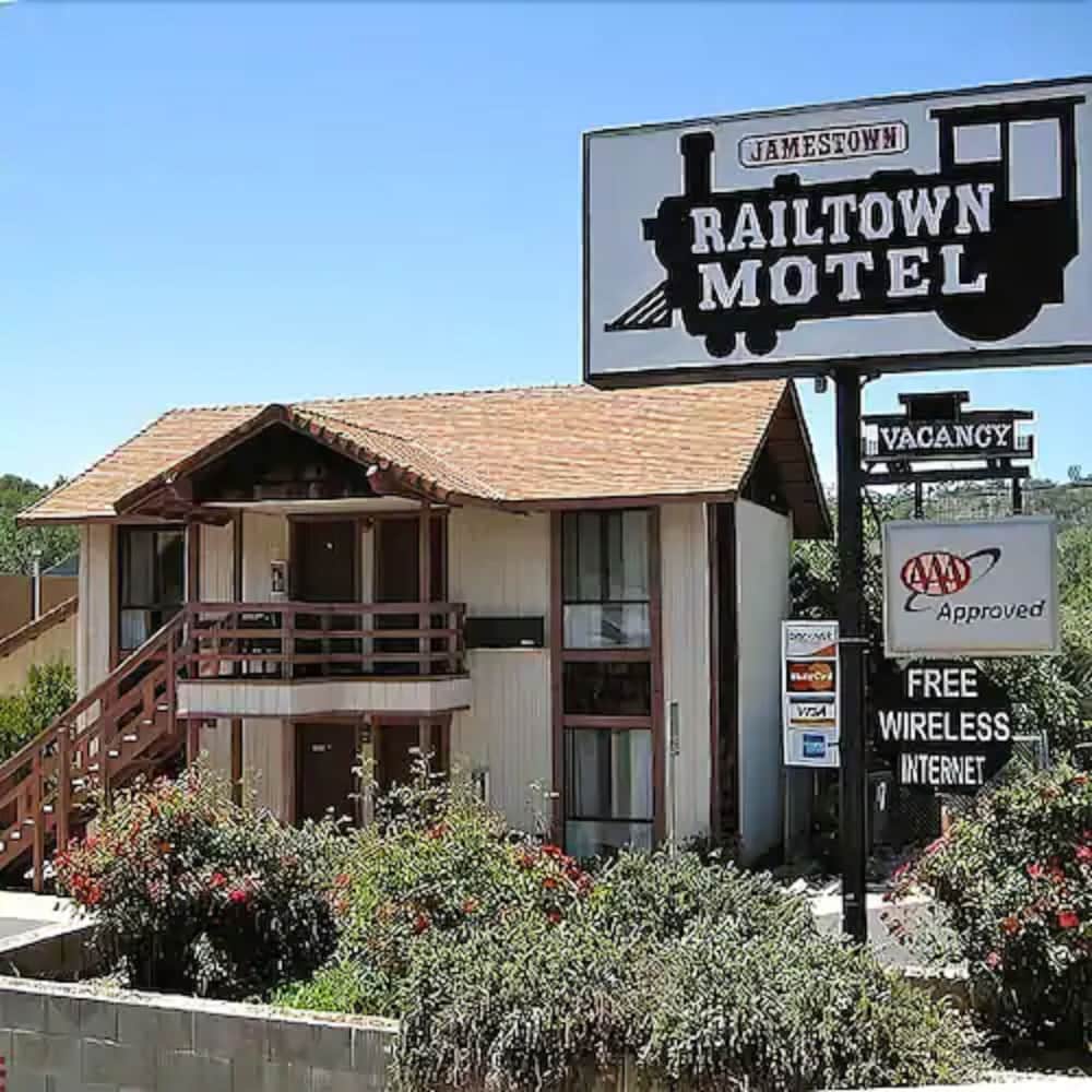 Jamestown Railtown Motel 3/31
