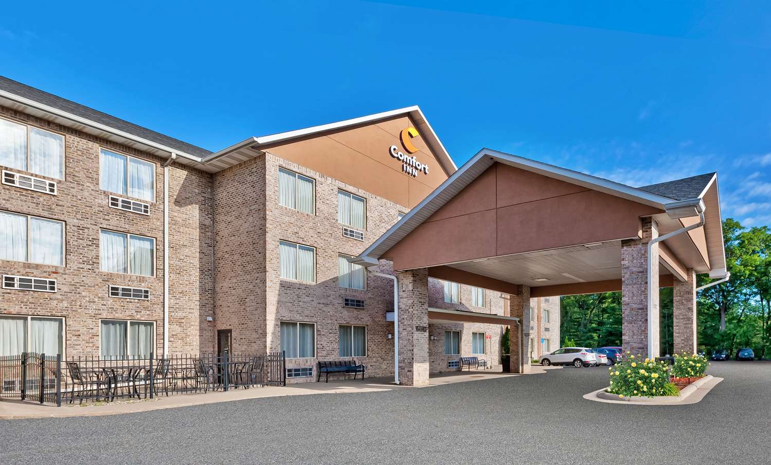 Comfort Inn Whitehall Near Michigan s Adventure 8/36
