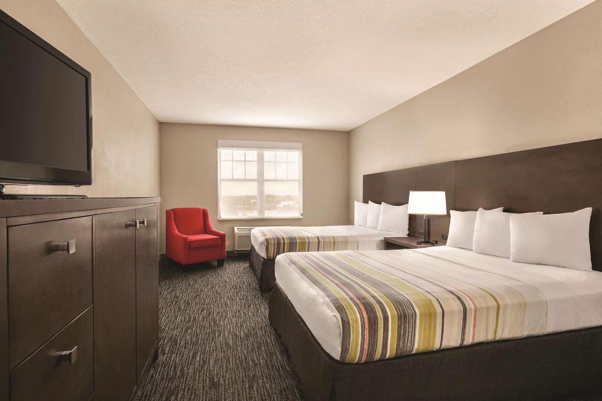 UPGRADE, STUDIO, MULTIPLE BEDS