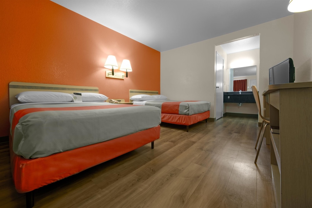 Standard, 2 Queen Beds