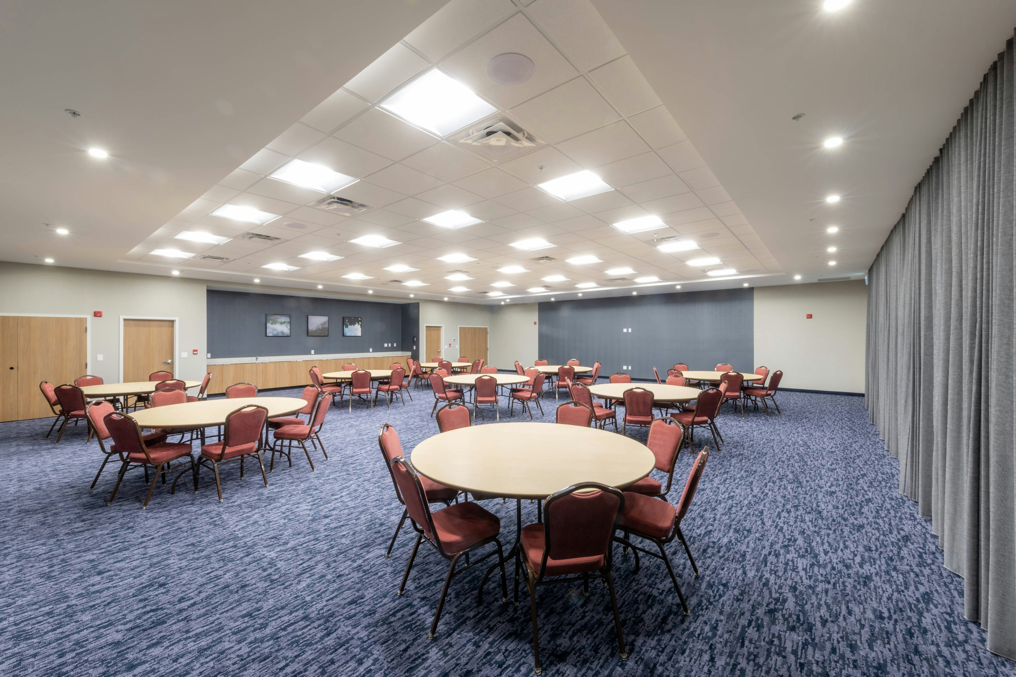 Fairfield Inn & Suites by Marriott Salmon Arm 10/12