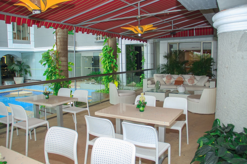 Country International Hotel 44/55