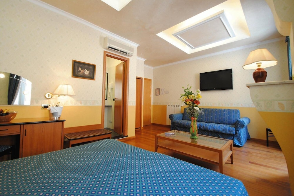 Hotel Verona Rome 44/56