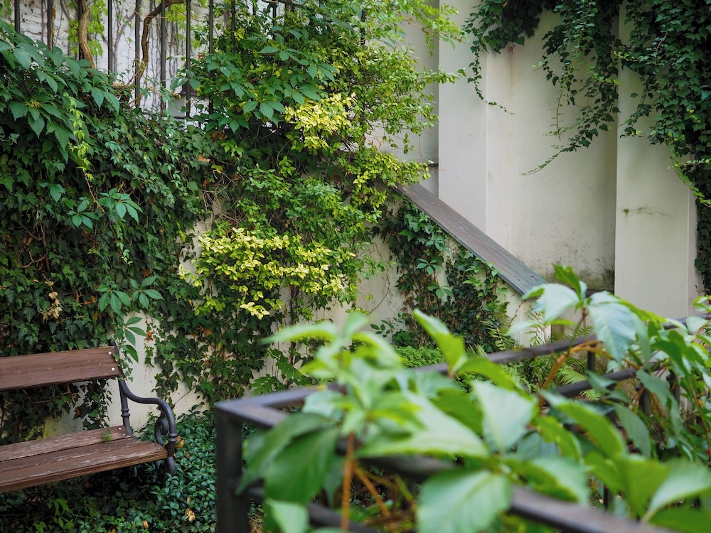Boutique Hotel 16 49/50