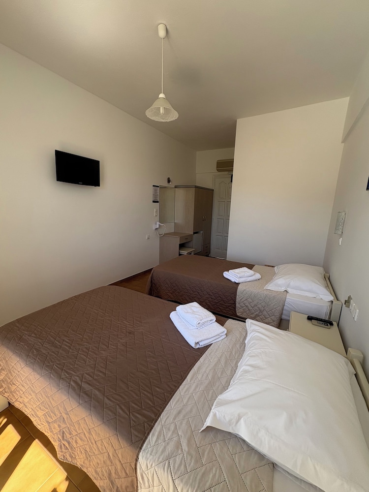 Golden Sun Hotel 26/56