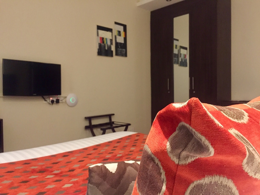 Bidwood Suite Hotel 16/50