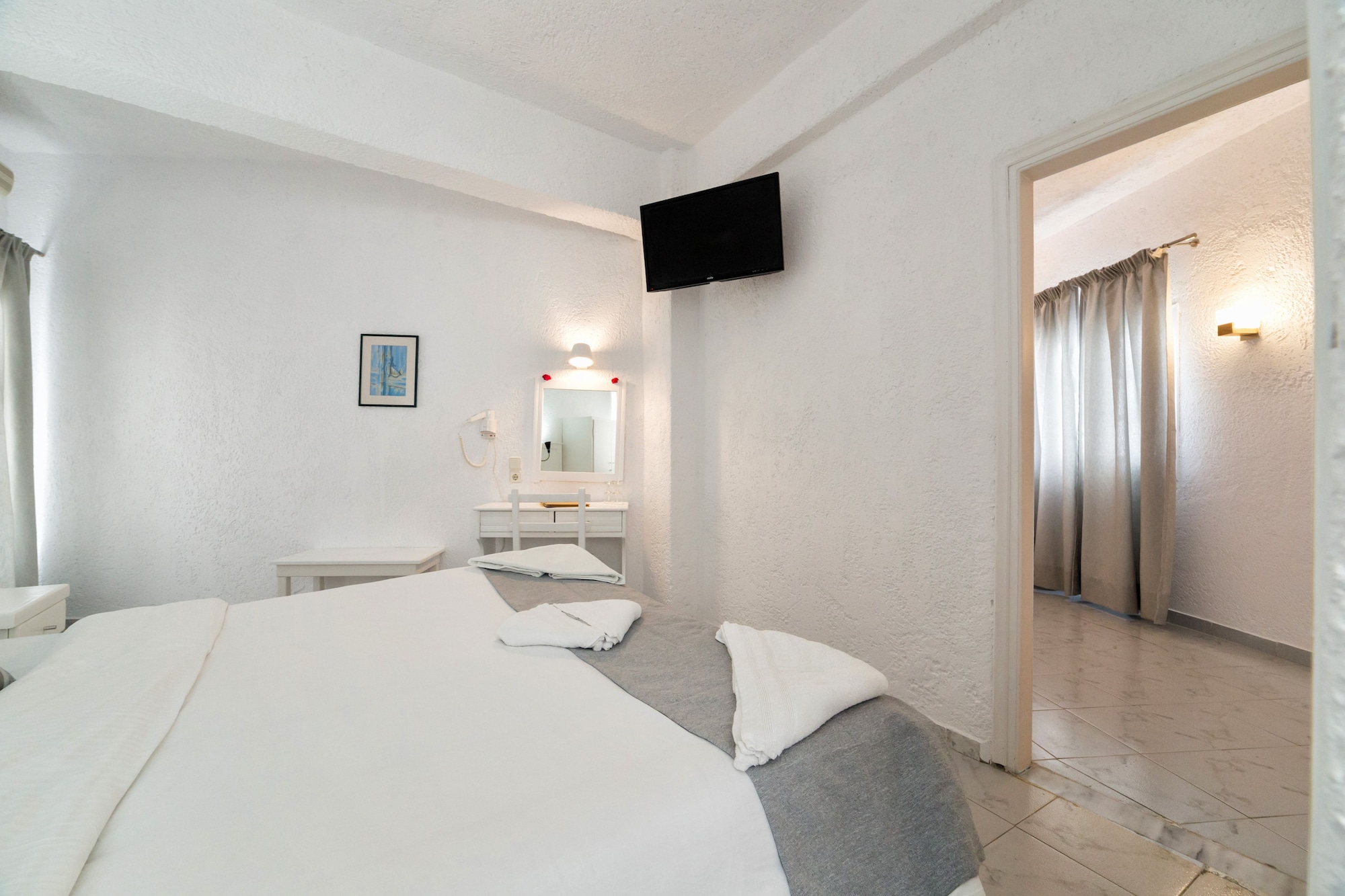 2 BEDROOMS, CLASSIC
