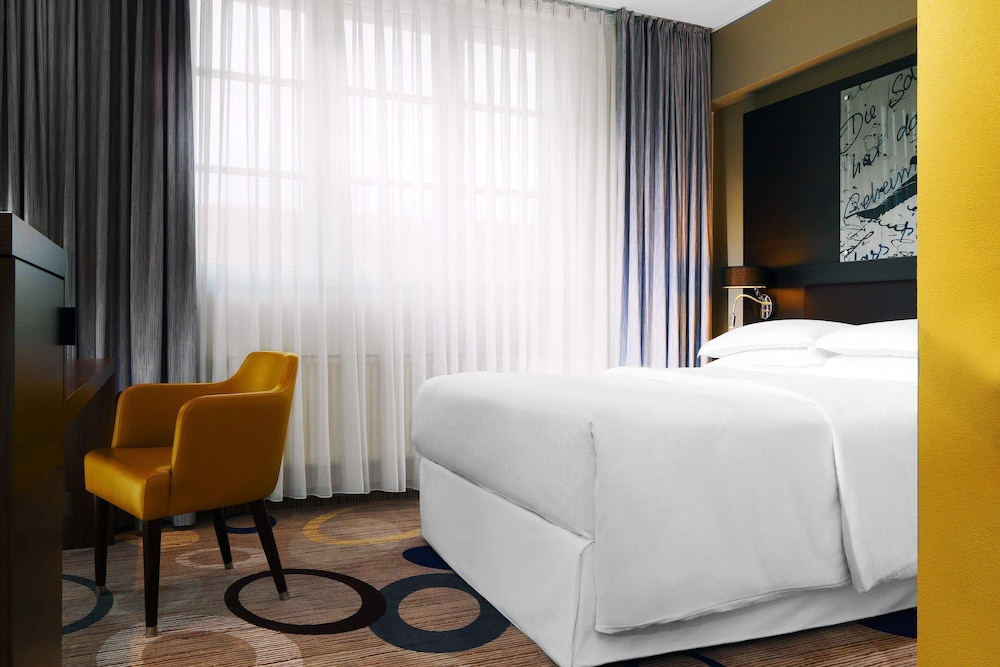 Sheraton Hannover Pelikan Hotel 12/58