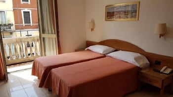Hotel Mondial 17/55