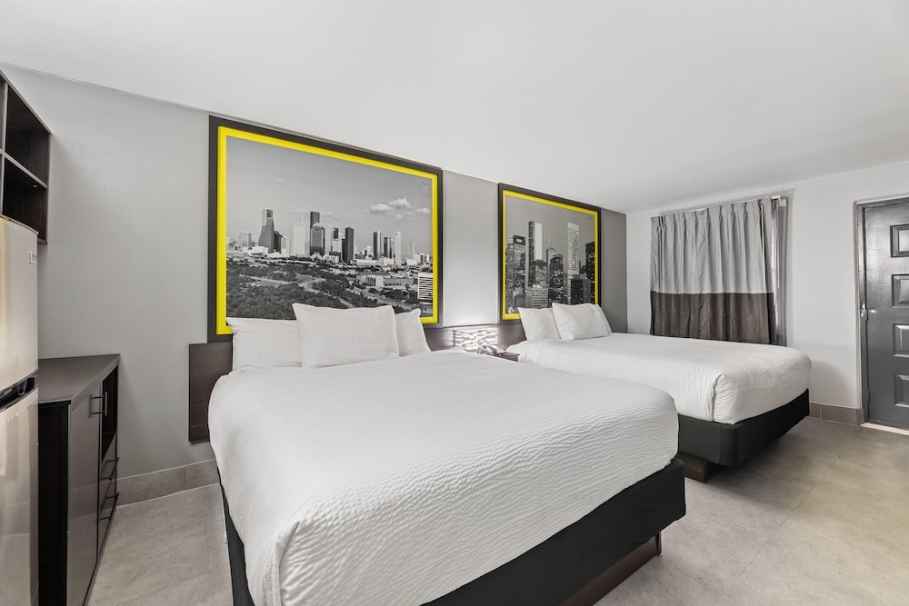 جناح بسريرين كينج، Super 8 by Wyndham Texas City 4/7
