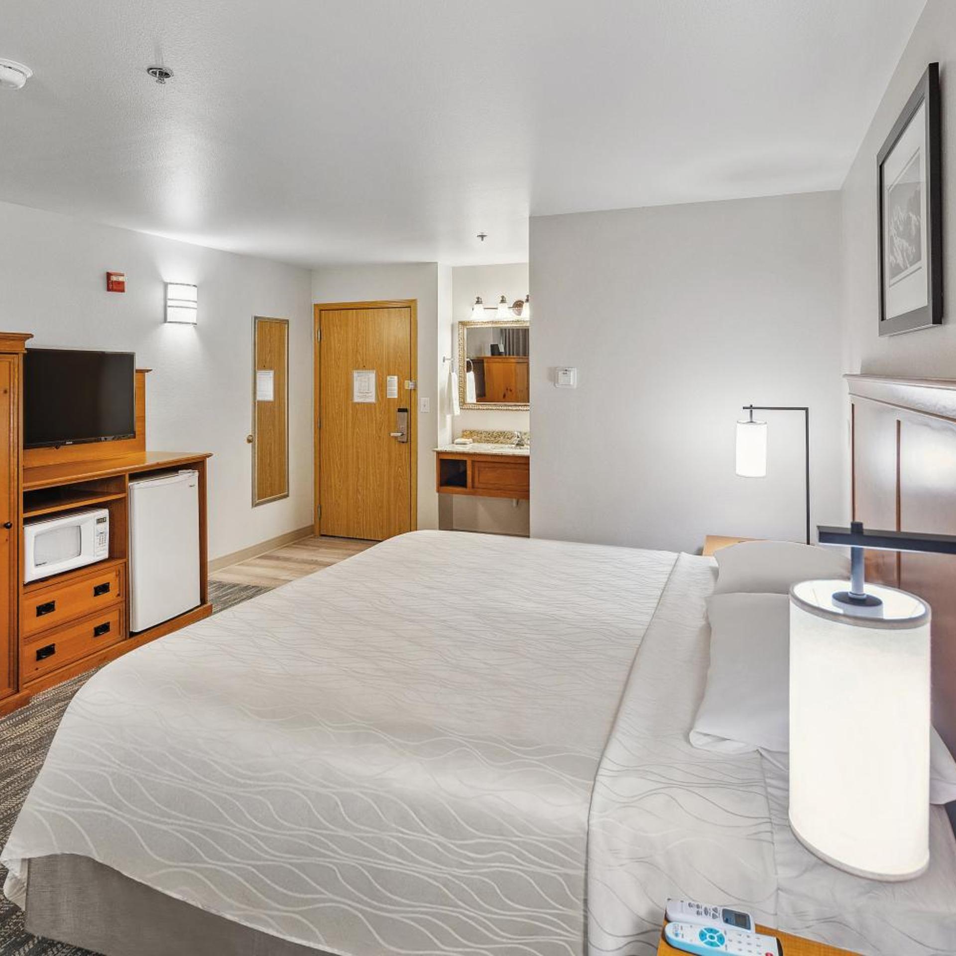 Room, King Bed, Bay View