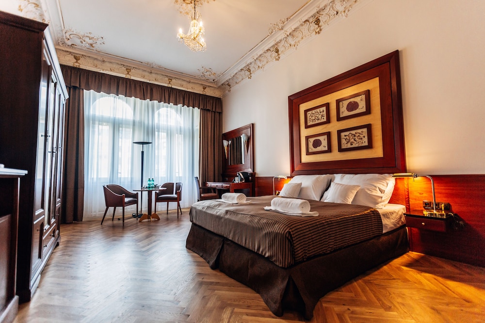 Hotel La Bohemia 13/45
