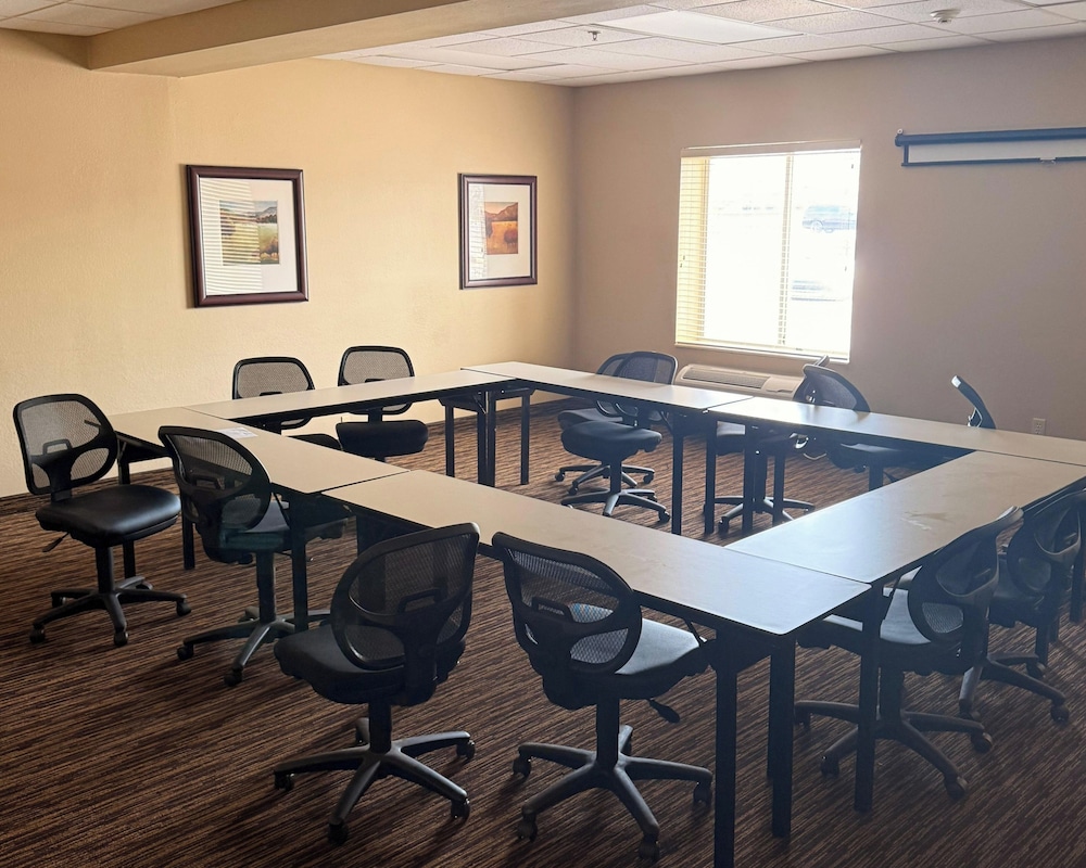 Studio 6 Extended Stay Findlay Tiffin Avenue OH 37/50