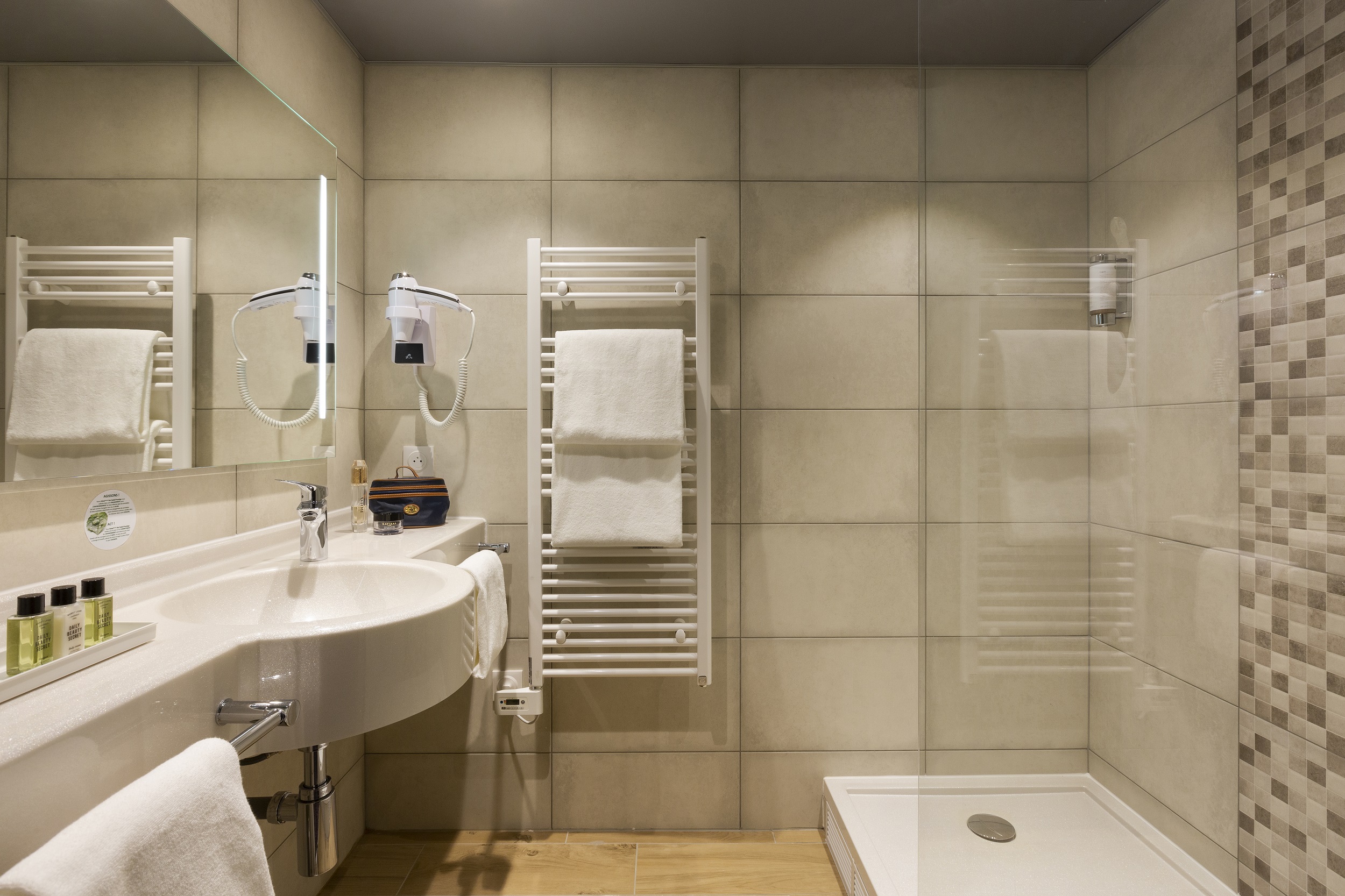 Hotel Roi Soleil Prestige Plaisir - St Quentin 39/39