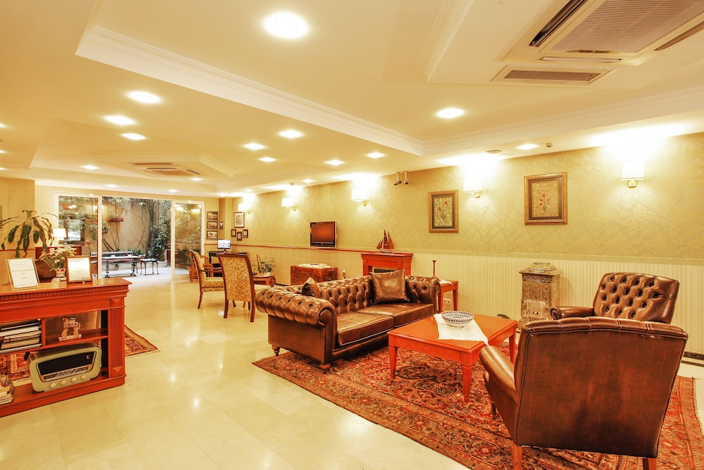 Erguvan Hotel 42/68