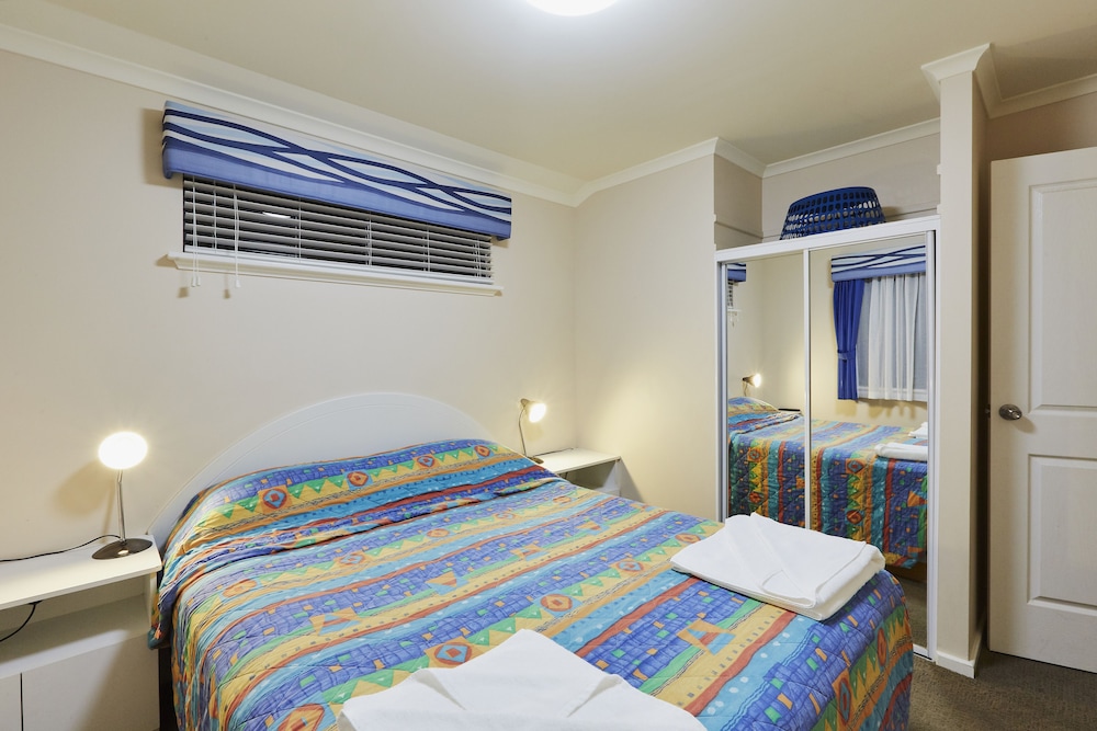 2 Bedrooms, Spa, Deluxe, Villa, 1 Queen and 4 Bunk Beds