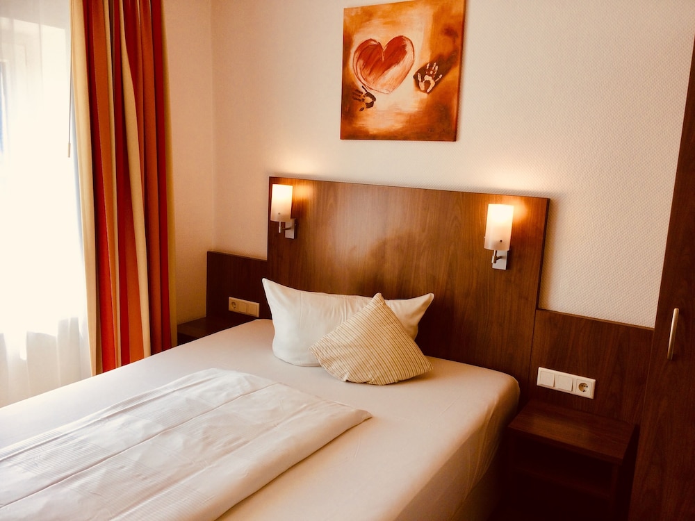 Hotel Triton 18/60
