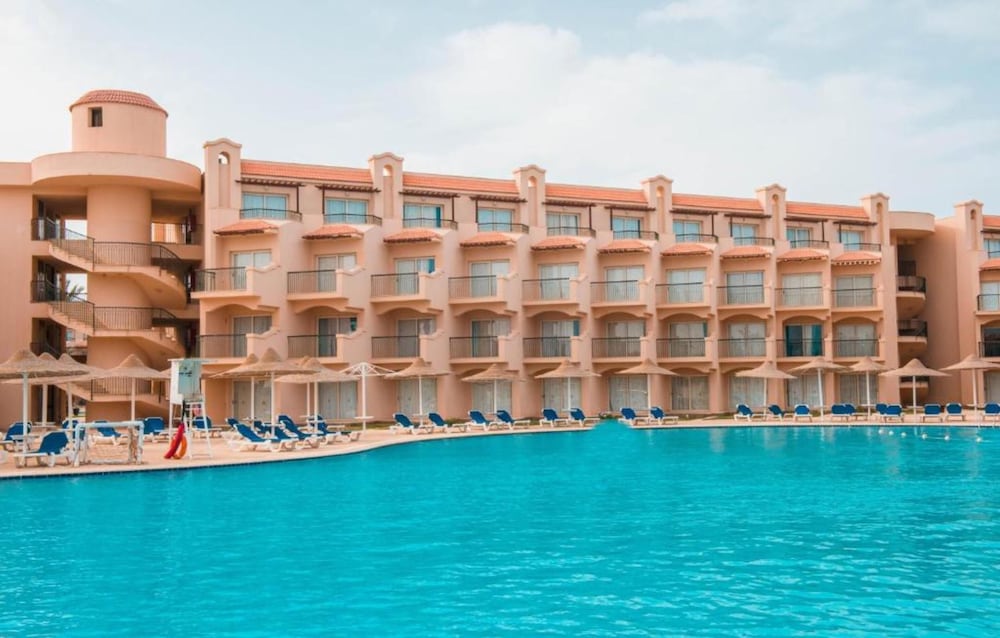 V Grand Beach Resort - Sahl Hasheesh in SAHL HASHEESH
