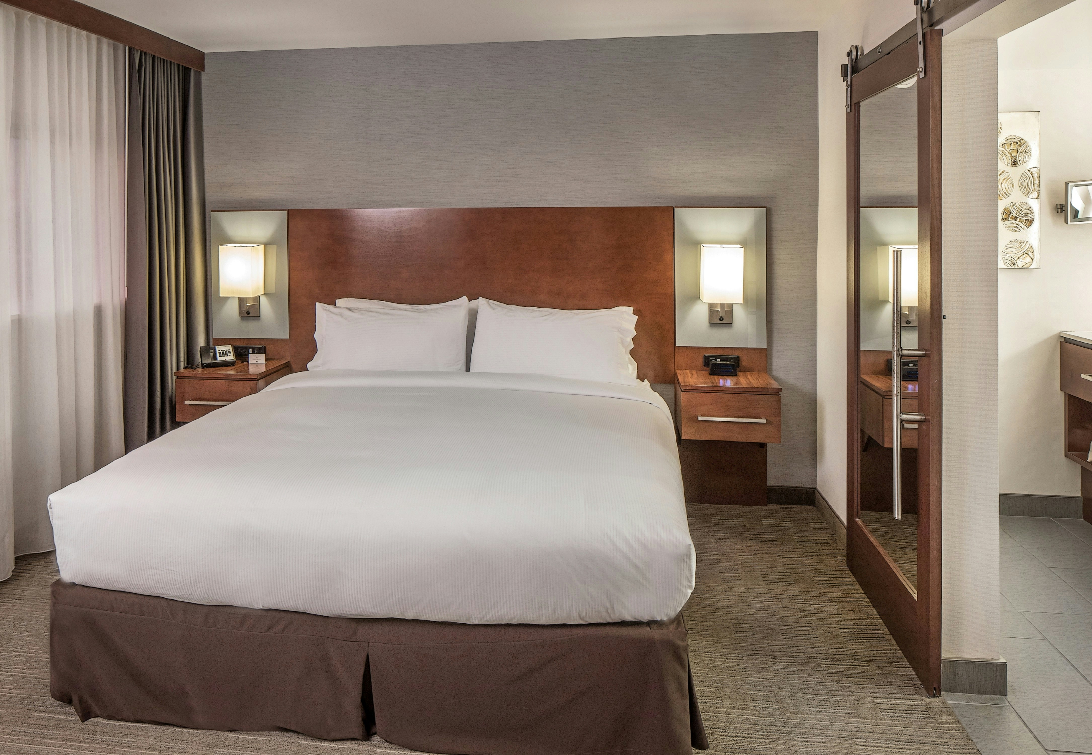 2 ROOMS, SUITE, KING BED