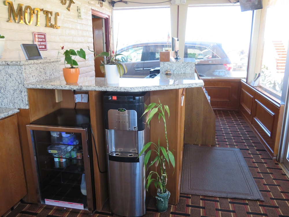 Royal Crest Inn Medford 22/28