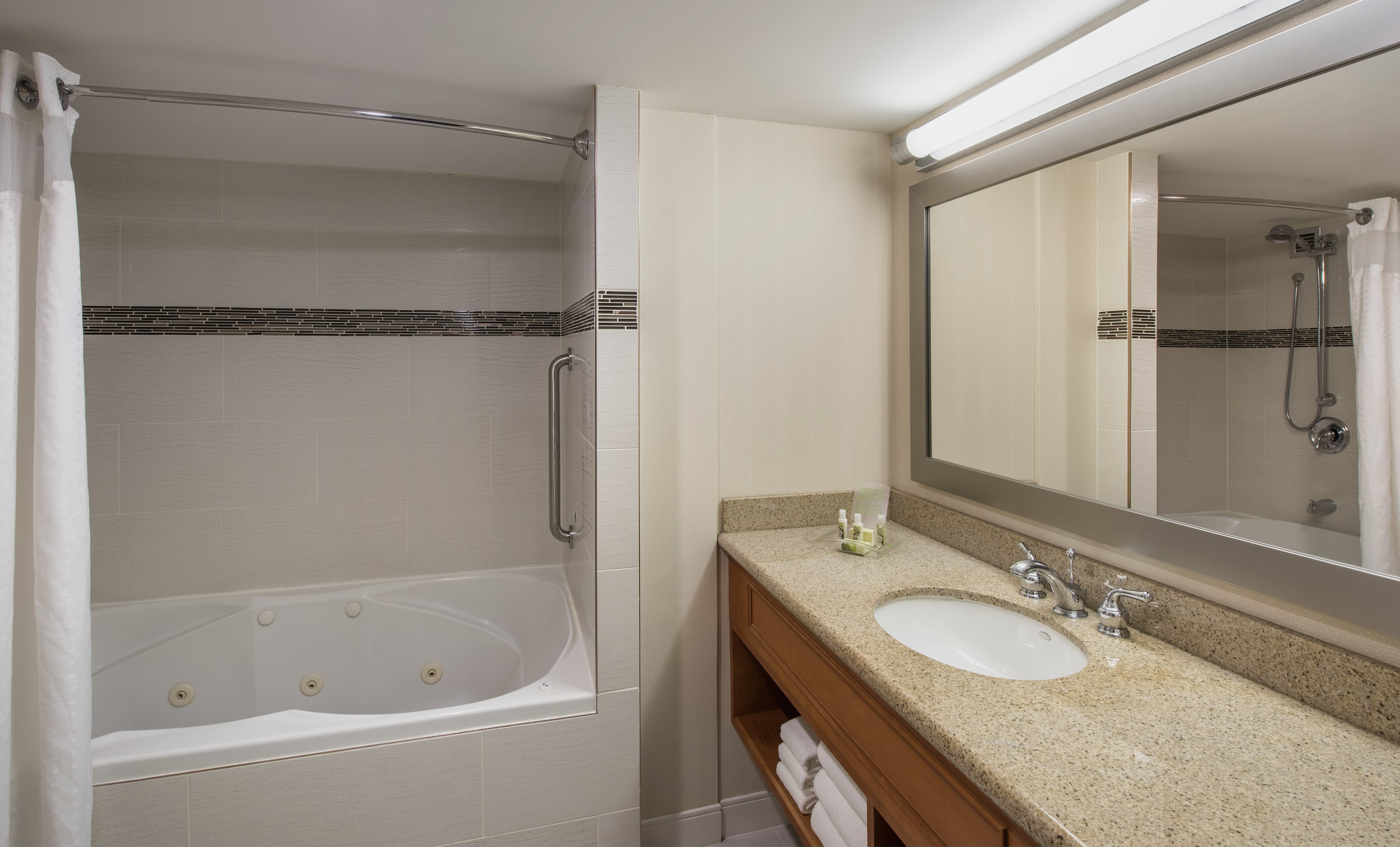 Holiday Inn Winnipeg South 78/81