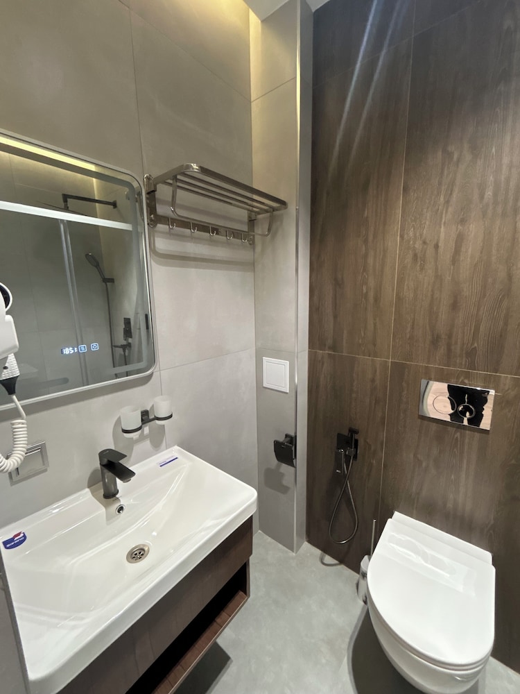 Hotel Ishonch 48/50