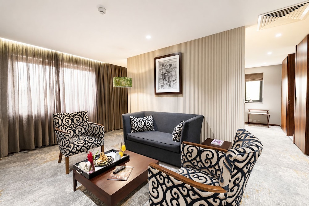 Fiesta Residences 36/67