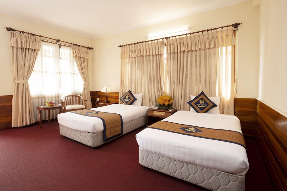 Rex Hotel 31/66