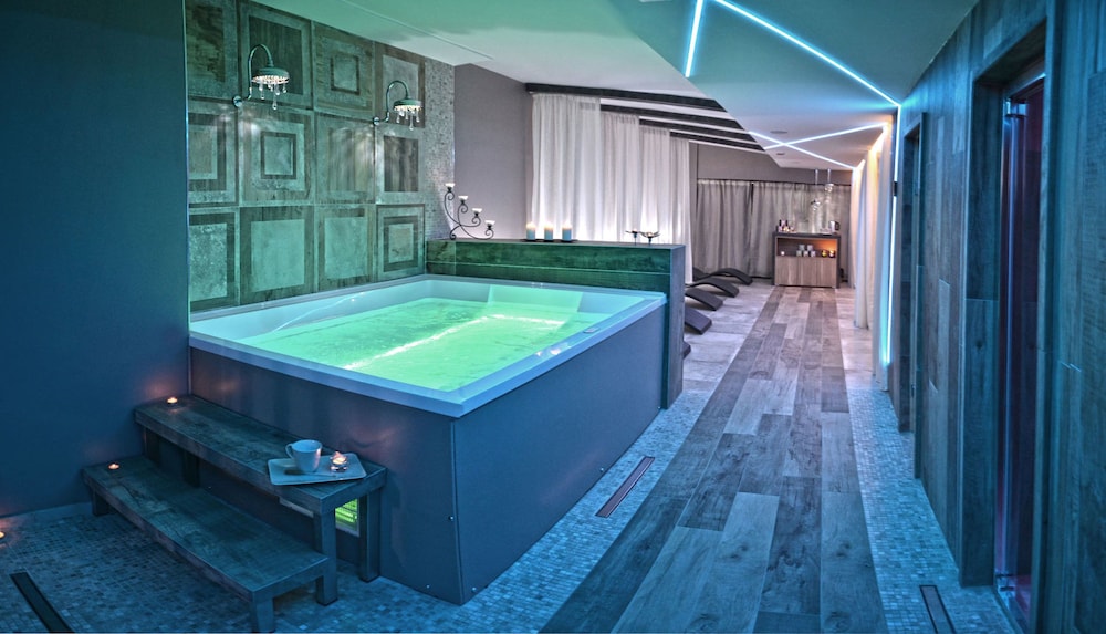 Vea Resort Hotel 32/63