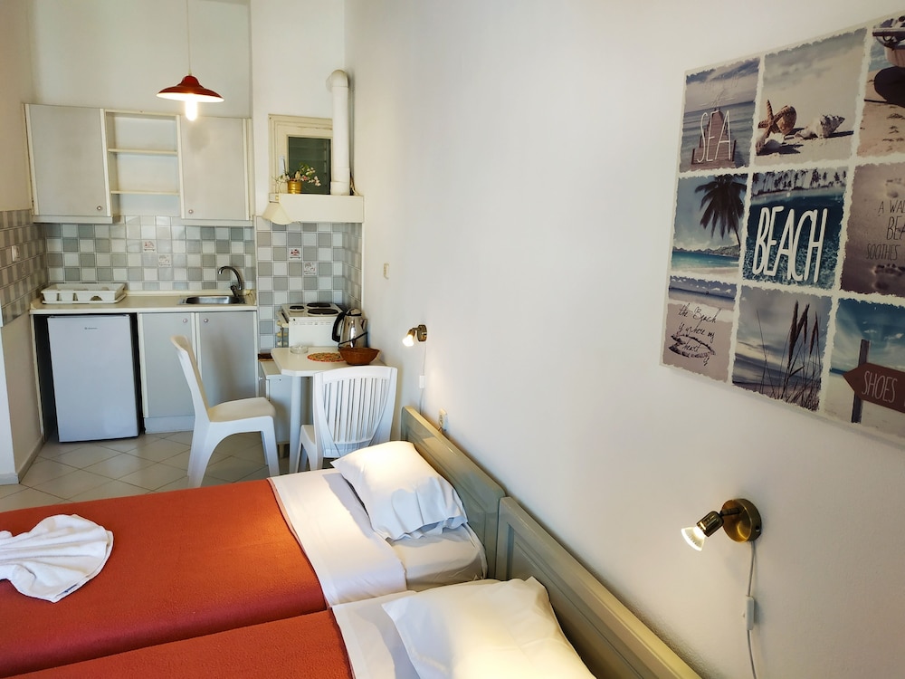 Renia Hotel 36/60